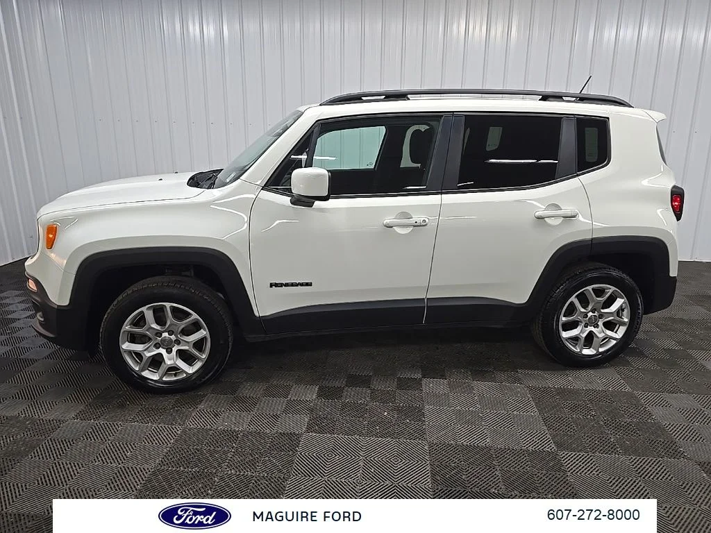 Used 2017 White Jeep Latitude image 6