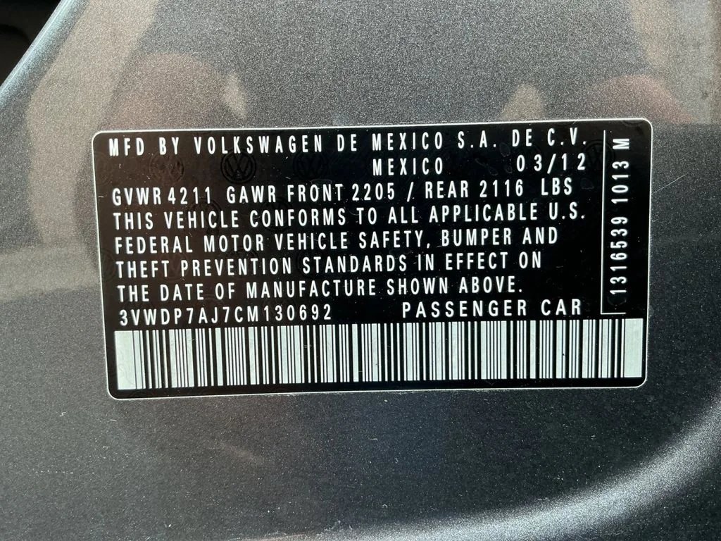 Used 2012 Gray Volkswagen 2.5L SE image 24