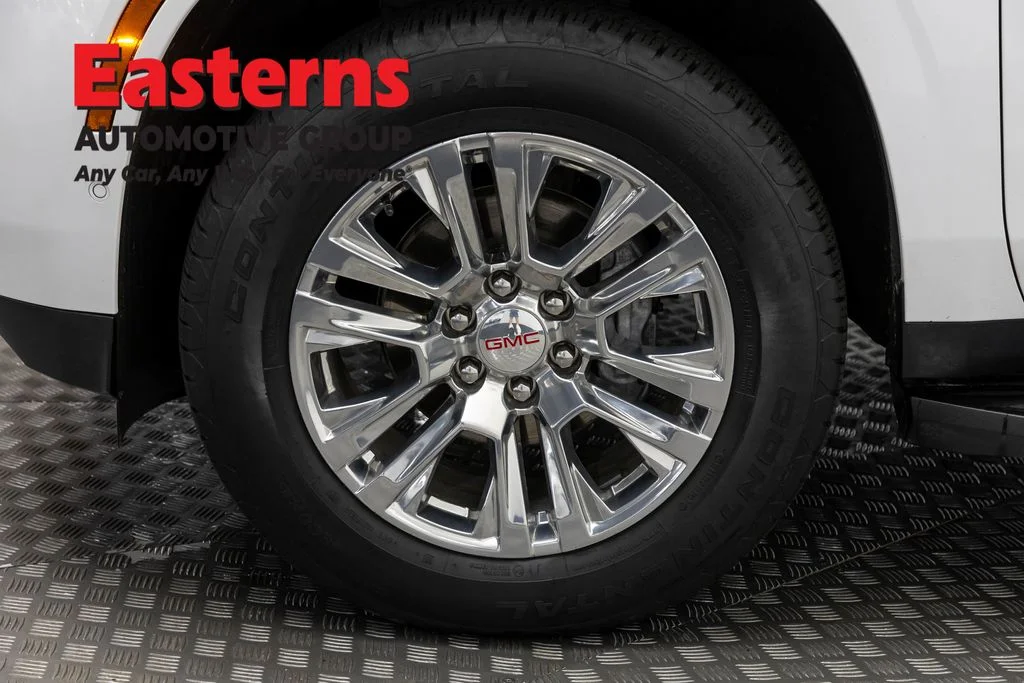 Used 2025 White GMC Denali image 37