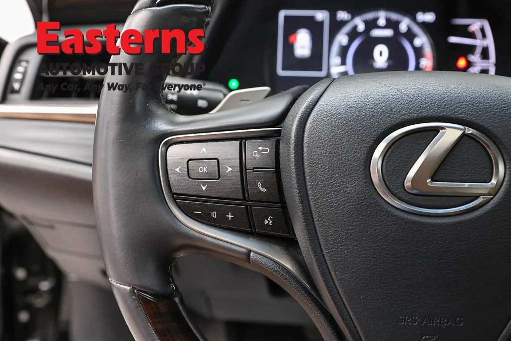 Used 2020 Black Lexus 350 Luxury image 15