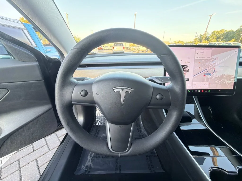 Used 2020  Tesla Standard image 14