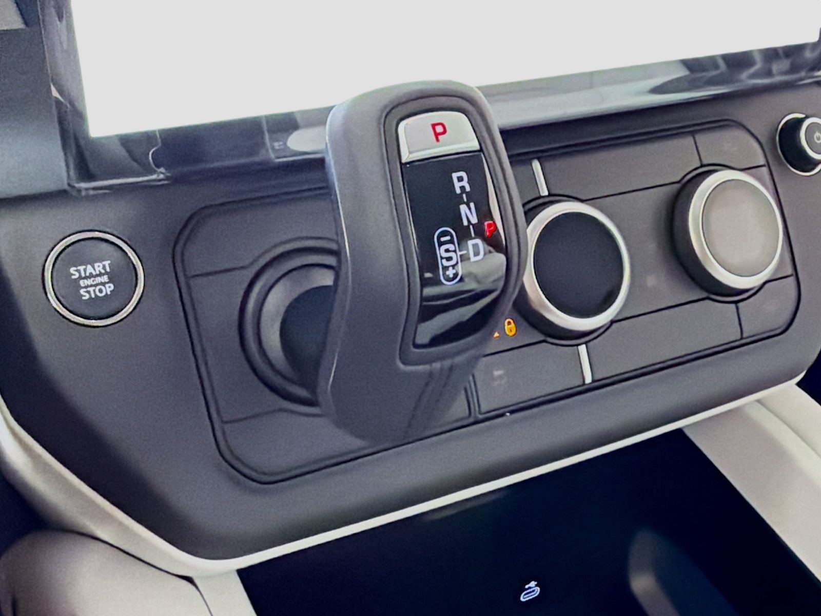 New 2026 Tasman Blue Land Rover X-Dynamic SE image 16