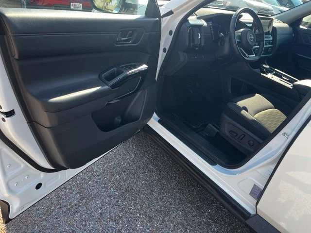 Used 2024 White Nissan SV image 18
