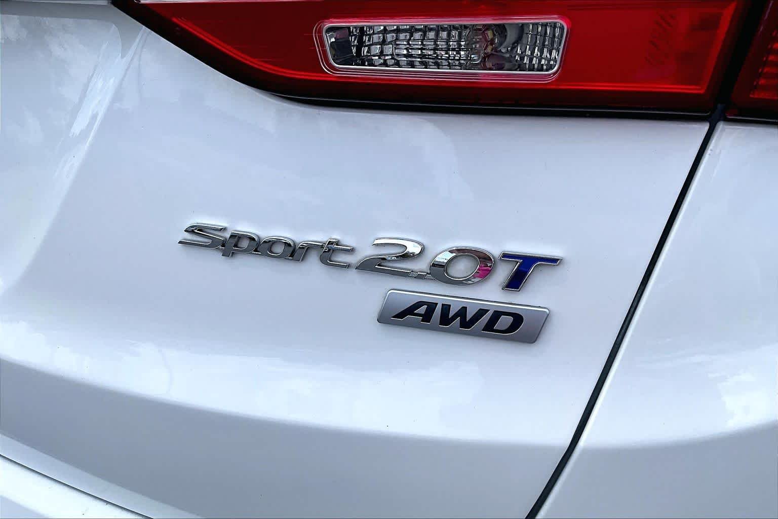 Used 2014 Frost White Pearl Hyundai  image 9