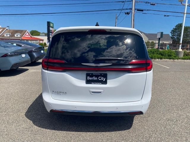 Used 2023 Bright White Clearcoat Chrysler Touring L image 29