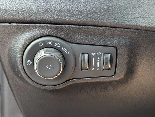 Used 2021 Green Jeep Trailhawk image 29