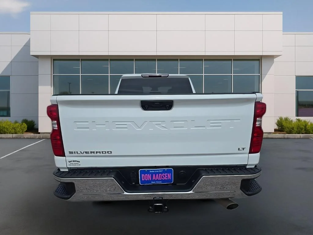 Used 2024 Summit White Chevrolet LT image 6