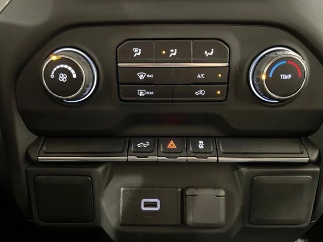 Used 2020 Red Chevrolet Custom image 10