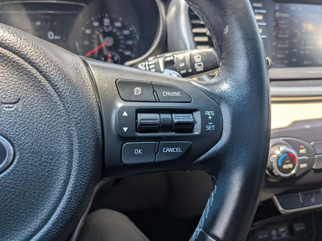 Used 2017 Snow White Pearl Kia EX image 21