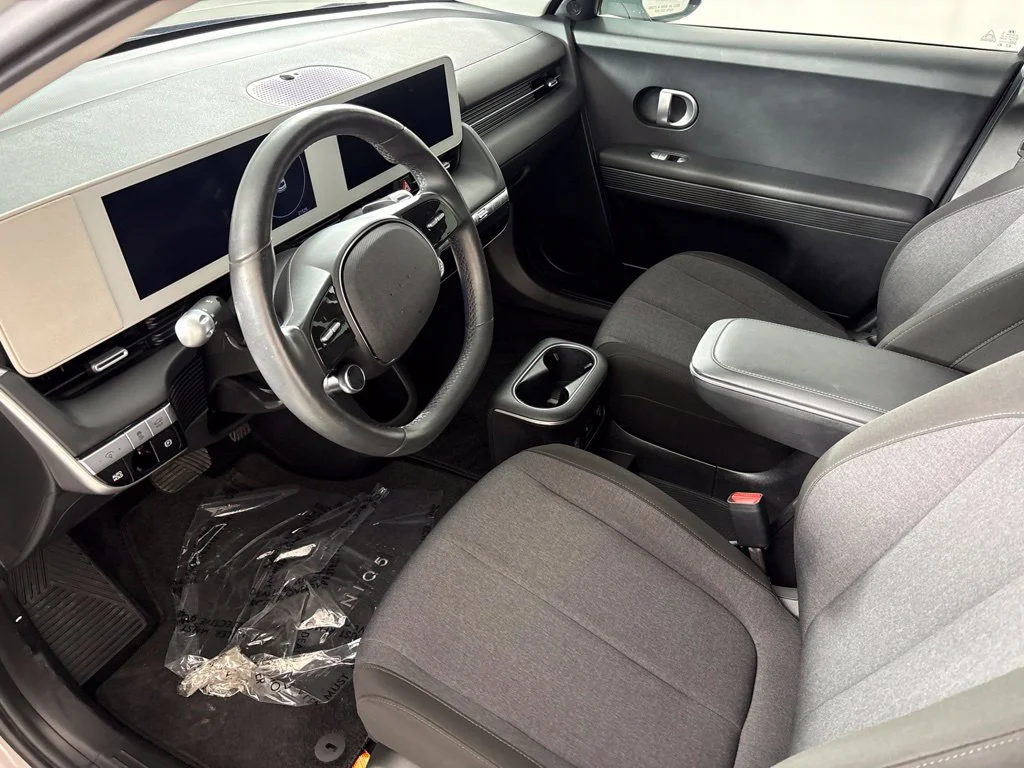 Used 2024 Gray Hyundai SEL image 27