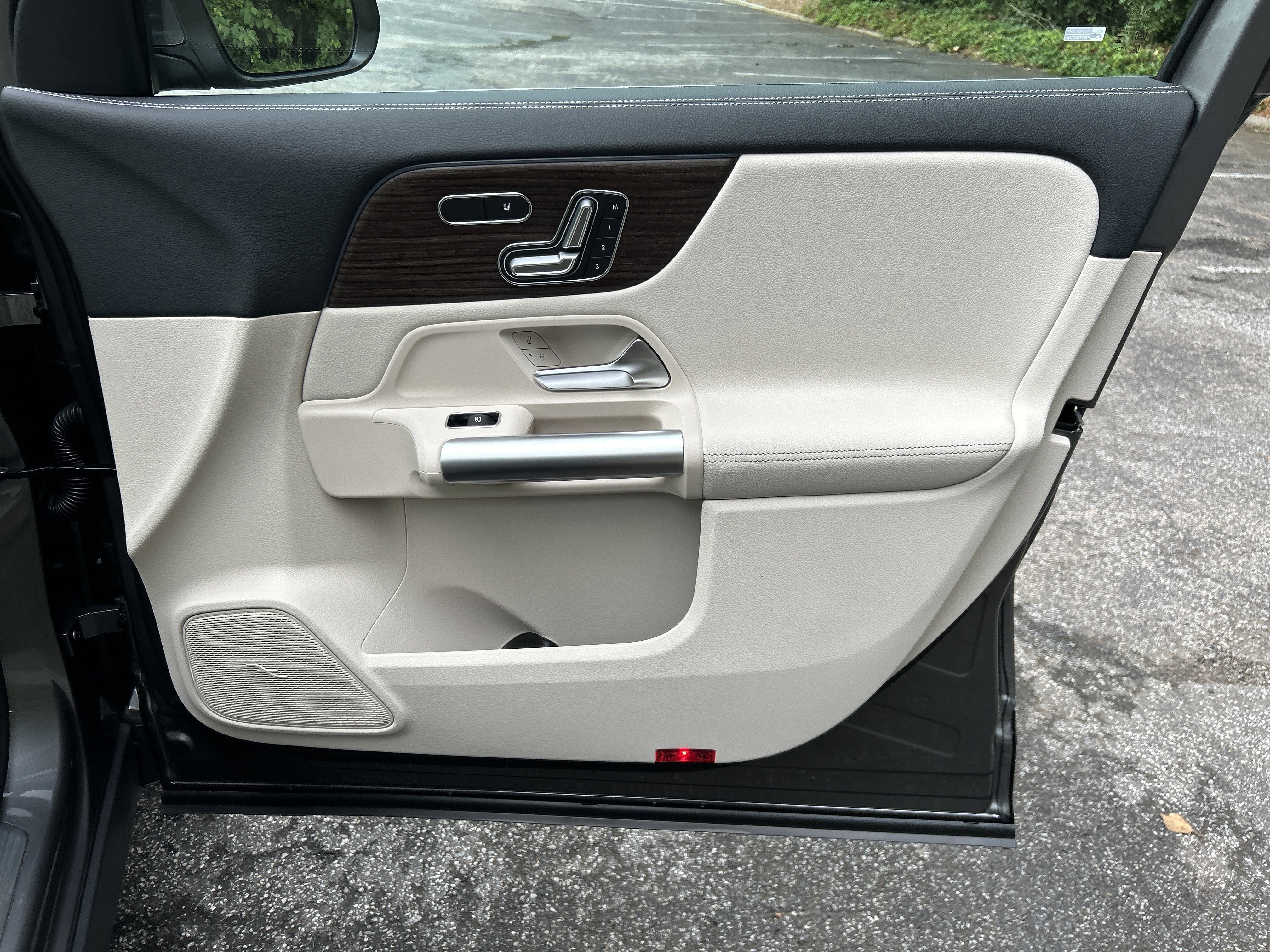 New 2026 Mountain Grey Metallic Mercedes-Benz GLA 250 SUV image 41