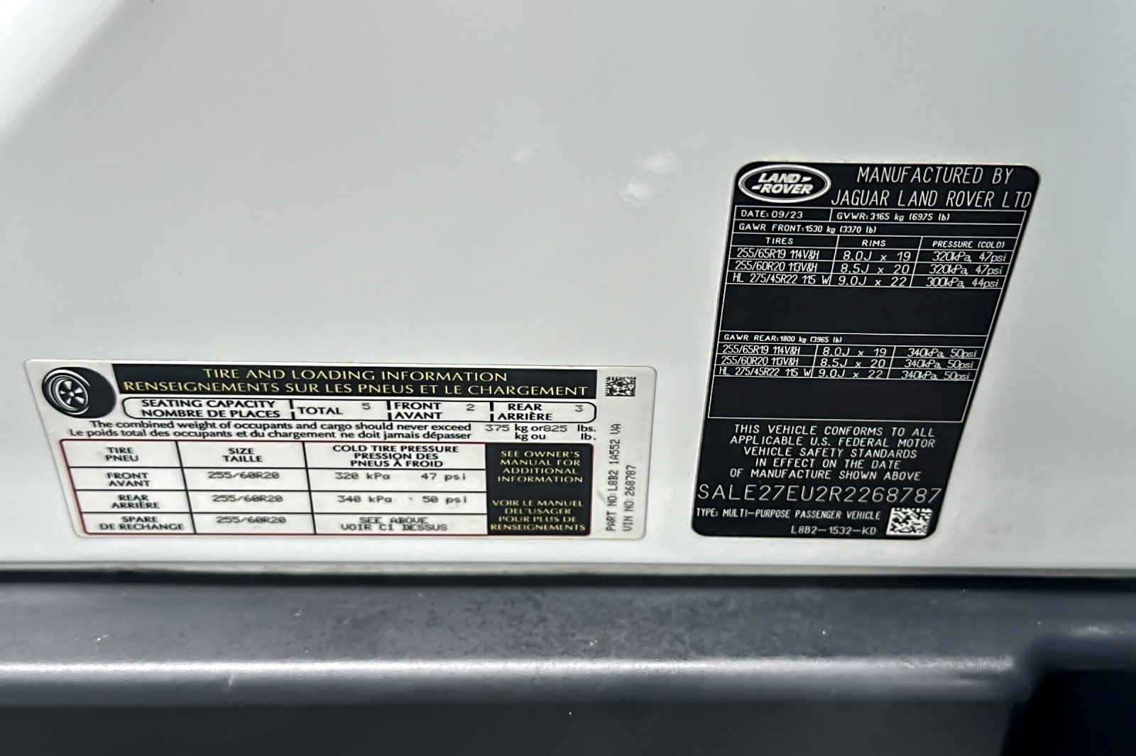 Used 2024 Fuji White Land Rover X-Dynamic SE image 28