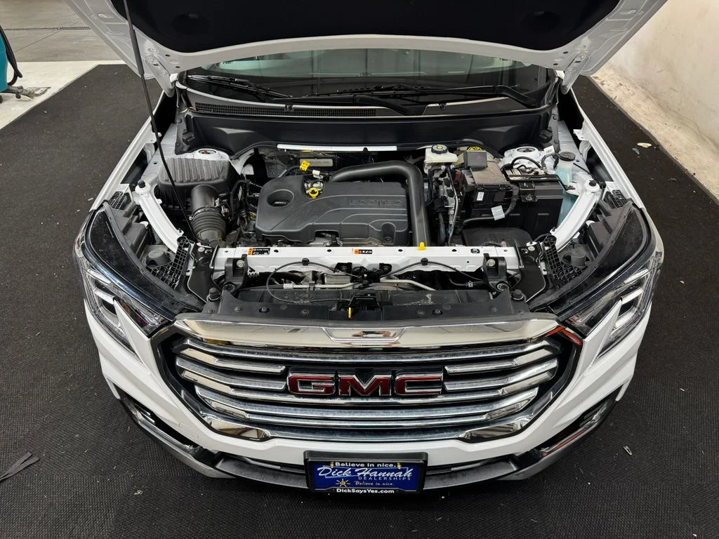 Used 2024 White GMC SLT image 11