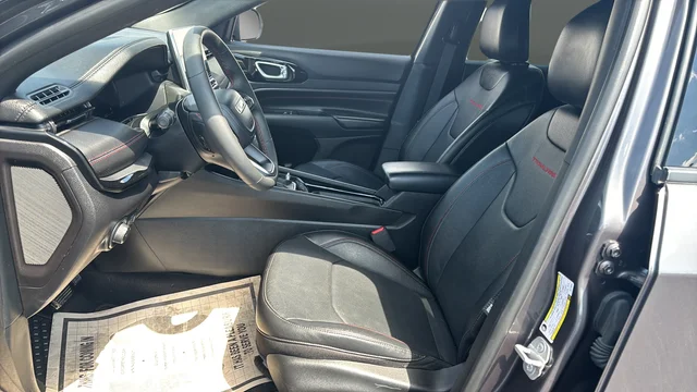 Used 2024 Gray Metallic Jeep Trailhawk image 10