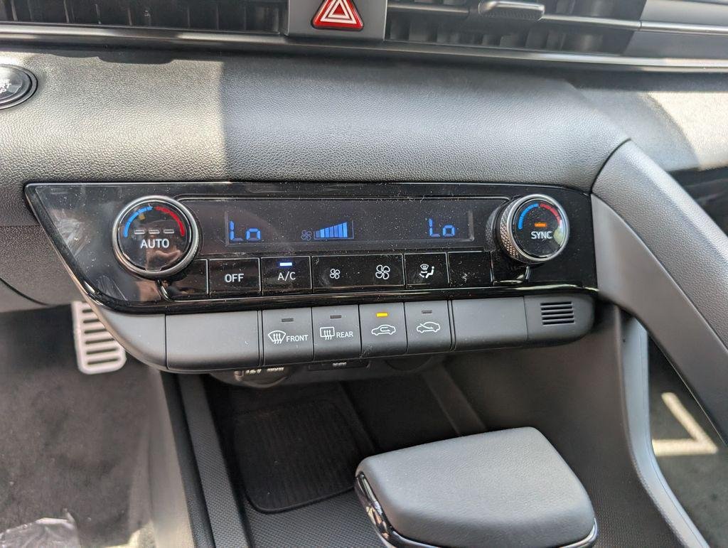 2025 Hyundai Elantra SEL - Photo 12