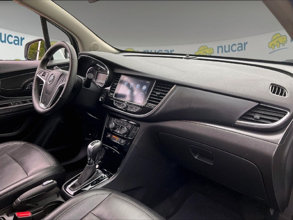 Used 2017 White Buick Essence image 14