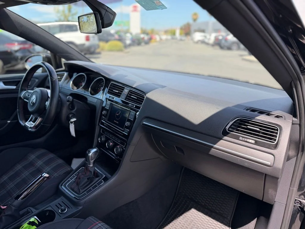 Used 2019 Black Volkswagen 2.0T S image 11