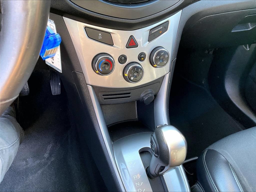 Used 2015 BRILLIANT BLUE METALLIC Chevrolet LT image 25
