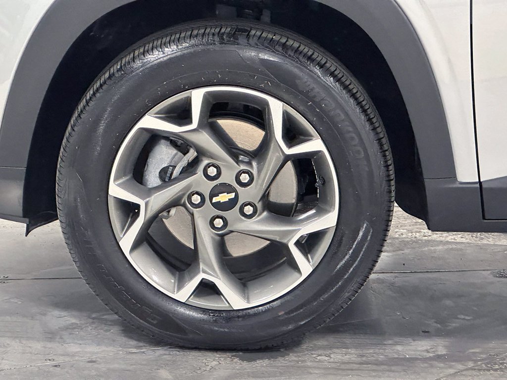 Used 2025 Gray Chevrolet LT image 35
