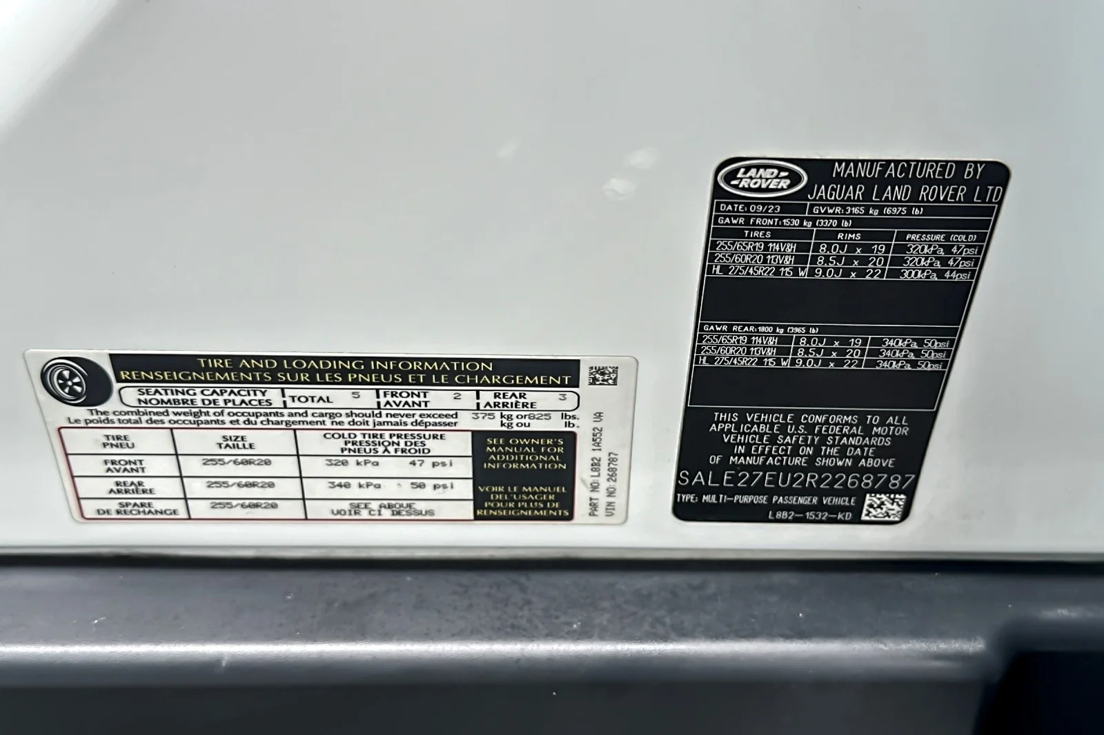 Used 2024 Fuji White Land Rover X-Dynamic SE image 28