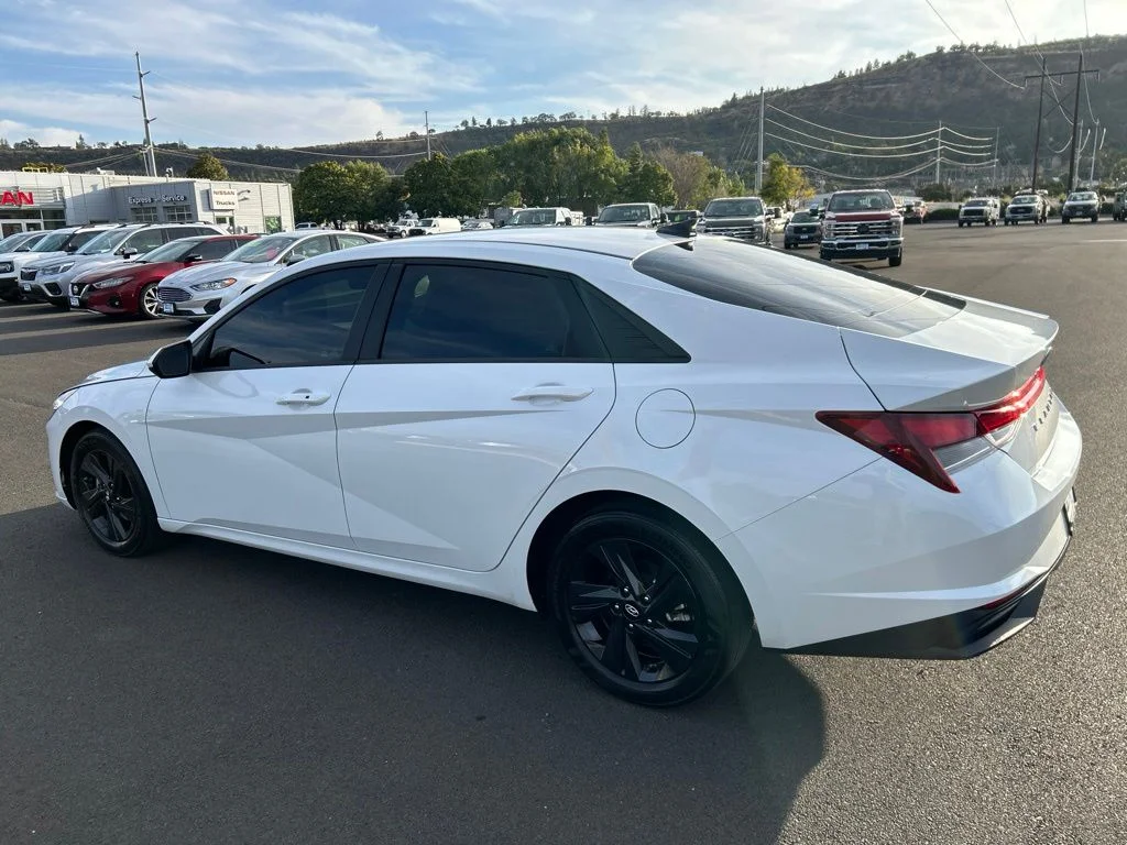 Used 2022 Gray Hyundai SEL image 9