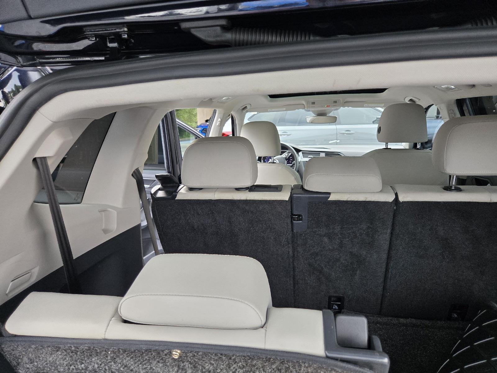 Used 2020 Deep Black Pearl Volkswagen SEL image 20