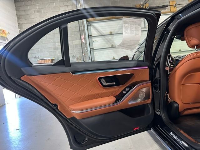 Used 2021 Black Mercedes-Benz S 580 image 12