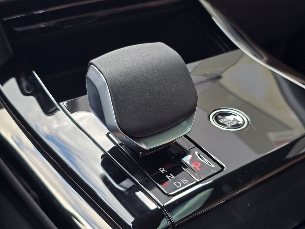 New 2026 Fuji White LAND ROVER SE image 26