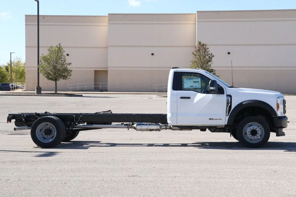 New 2026 Oxford White Ford F-550® XL image 9