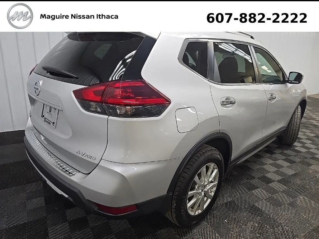 Used 2018 Silver Nissan SV image 11