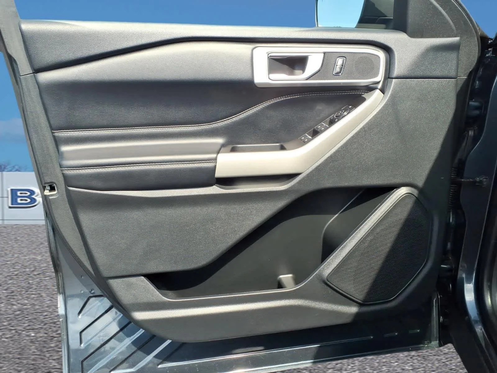 Used 2022 Stone Blue Ford XLT image 12