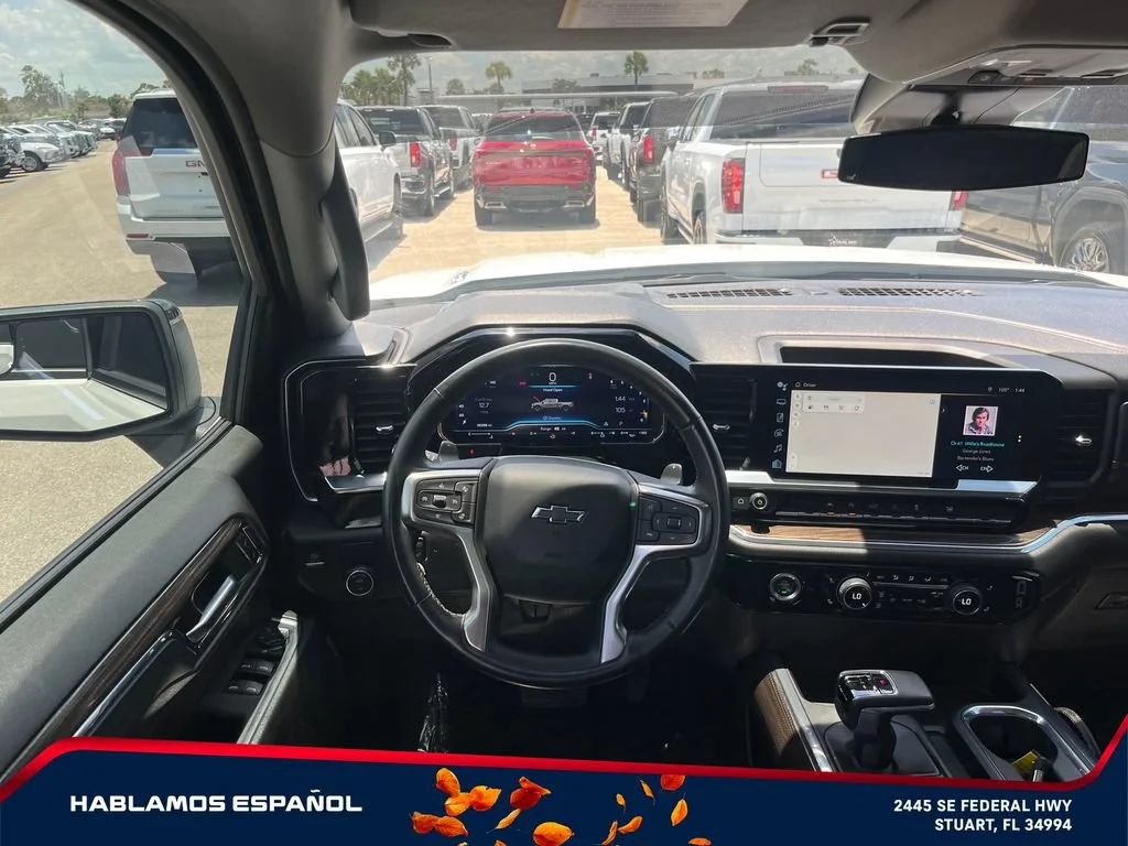 Used 2024 Summit White Chevrolet RST image 13