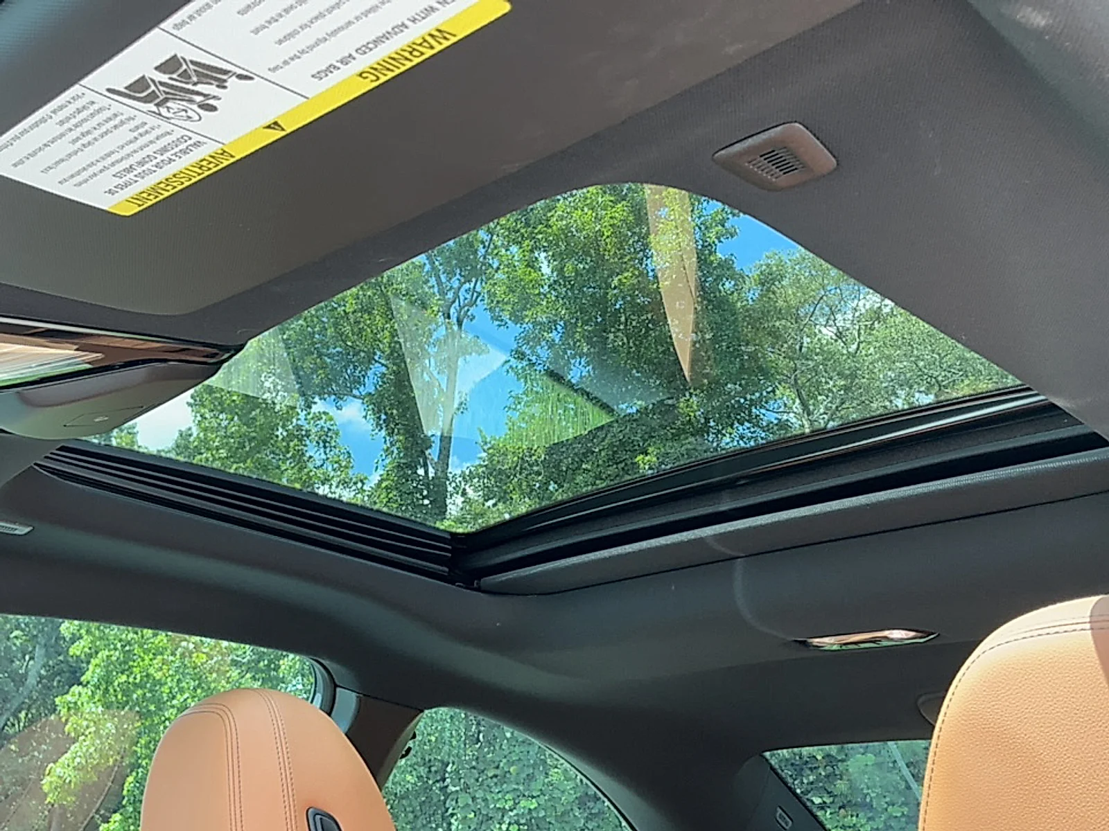 Used 2024  BMW i image 7