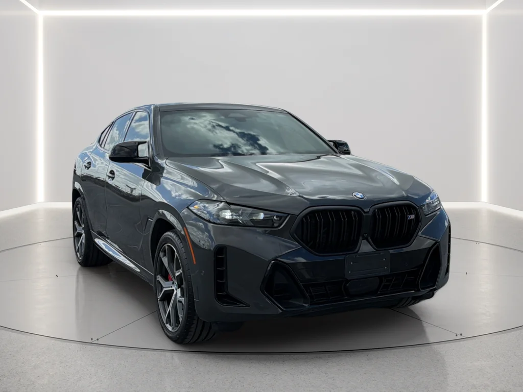 Used 2025 Gray BMW M60i image 10