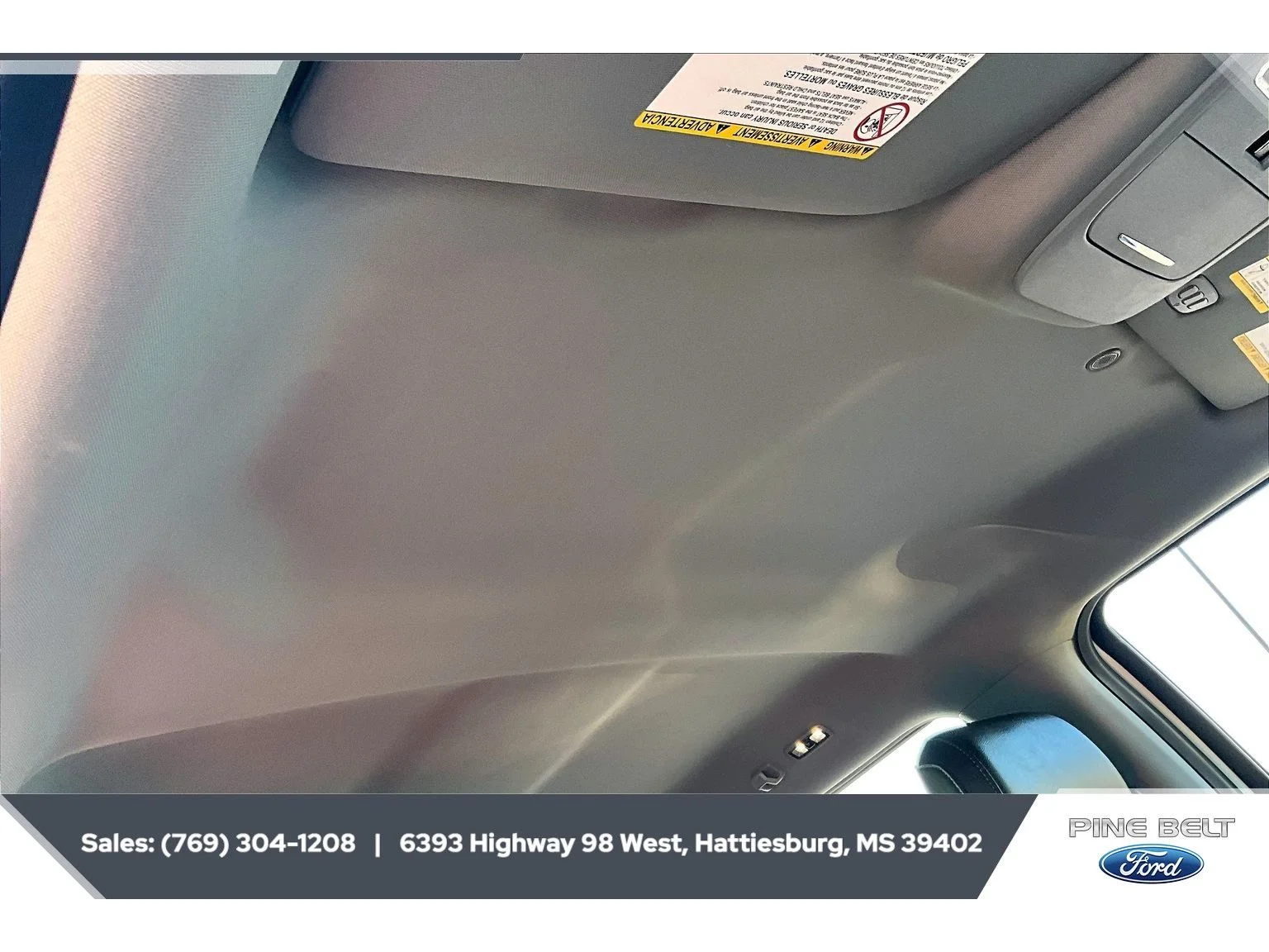 Used 2024 Star White Metallic Tri-Coat Ford LARIAT image 17