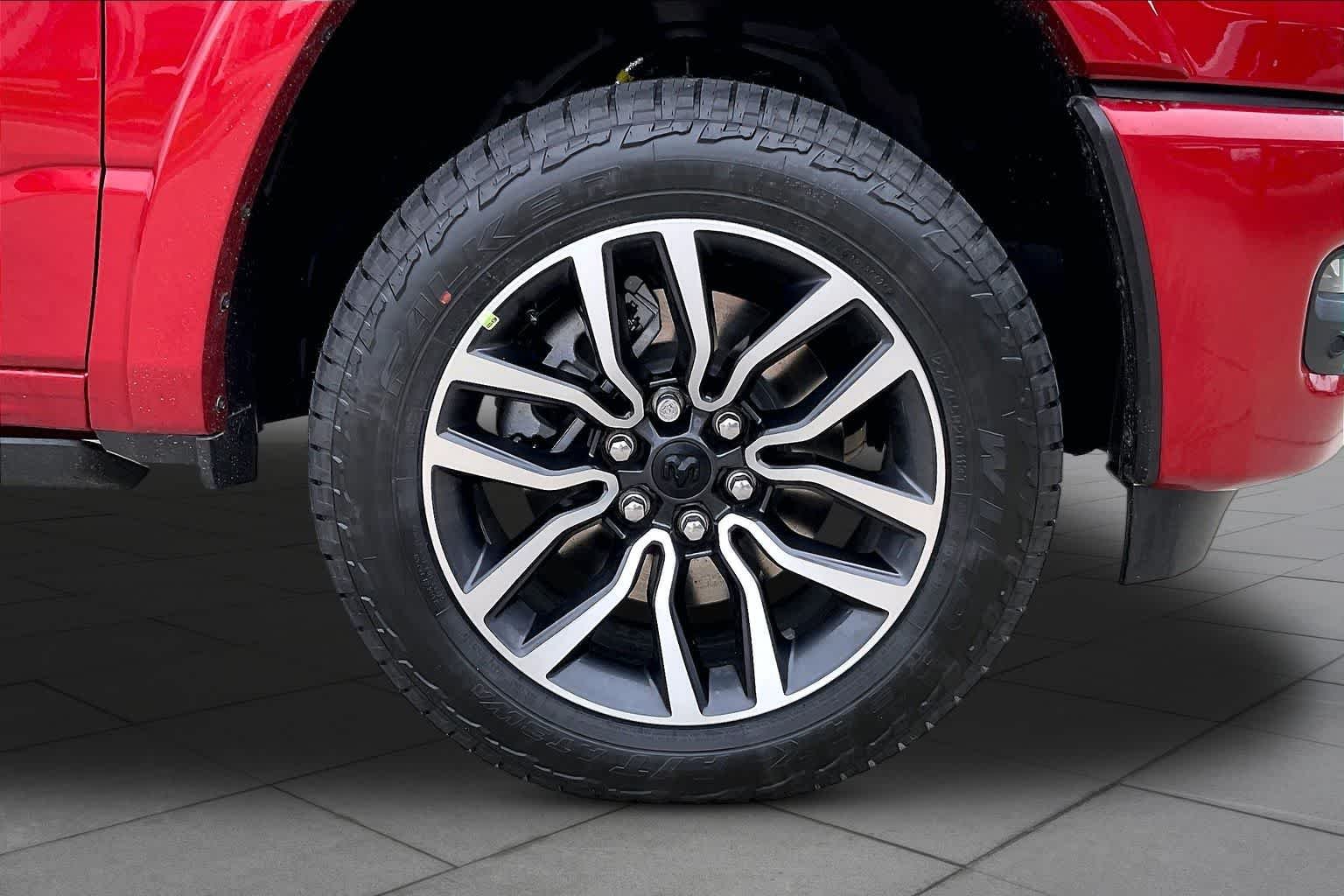 New 2026 Molten Red Pearl-Coat Exterior Paint RAM Longhorn image 11