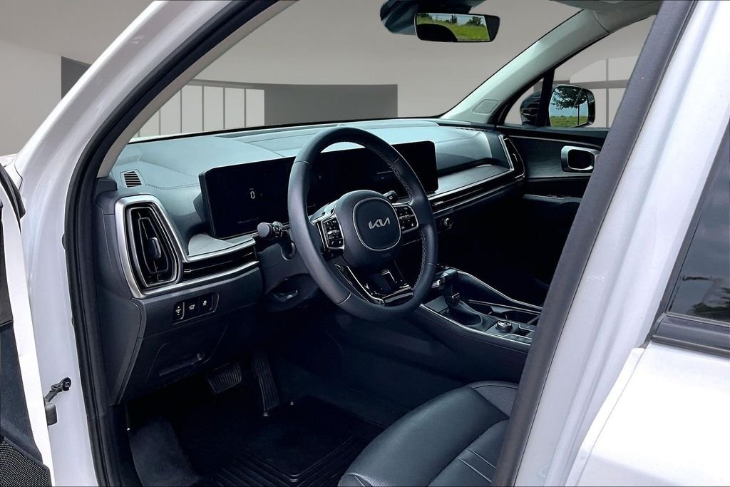Used 2024 White Kia X-Line EX image 13