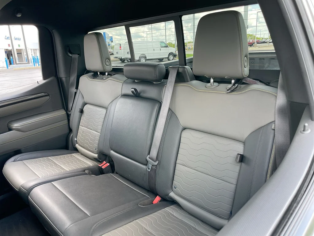 Used 2023 GRAY Chevrolet ZR2 image 26