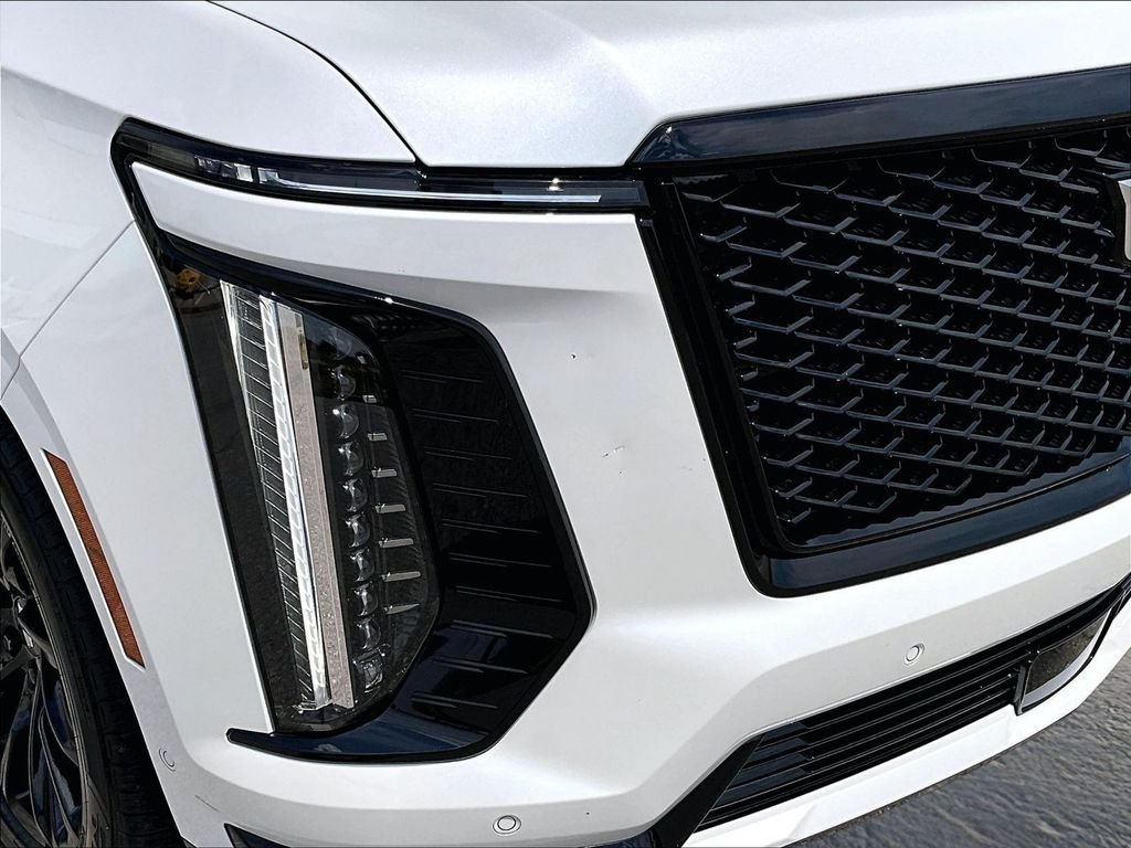 Used 2025 White Cadillac Sport image 12