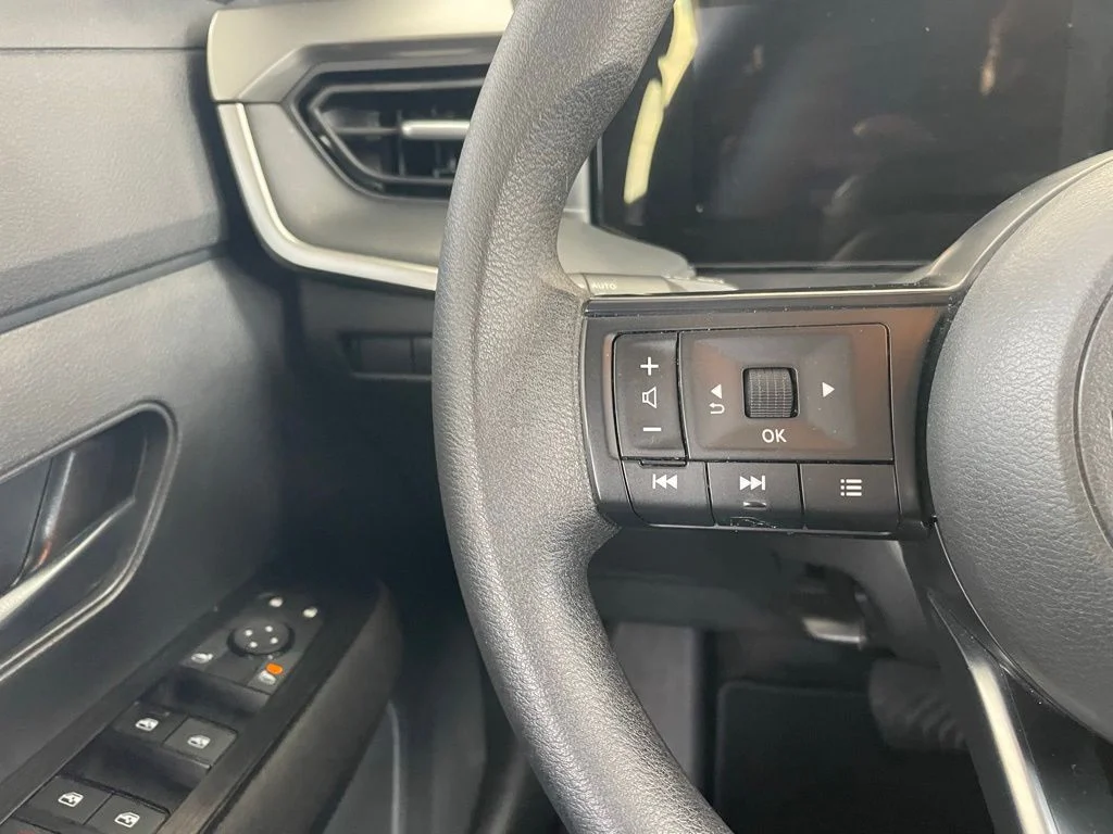 Used 2025 Blue Nissan S image 12
