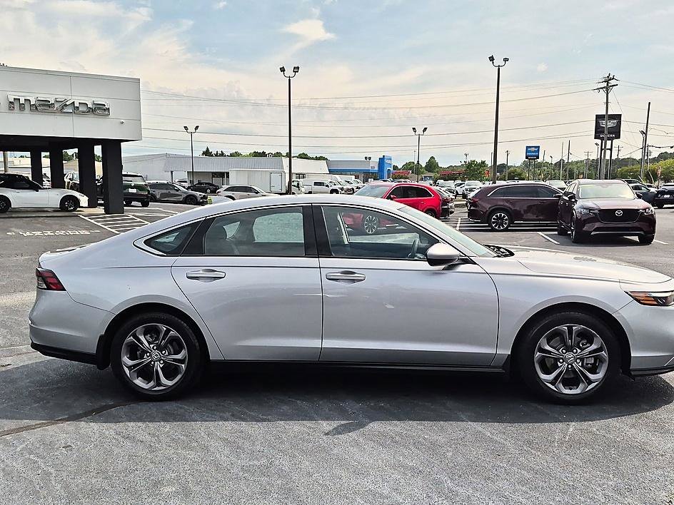 Used 2023 Lunar Silver Metallic Honda EX image 6