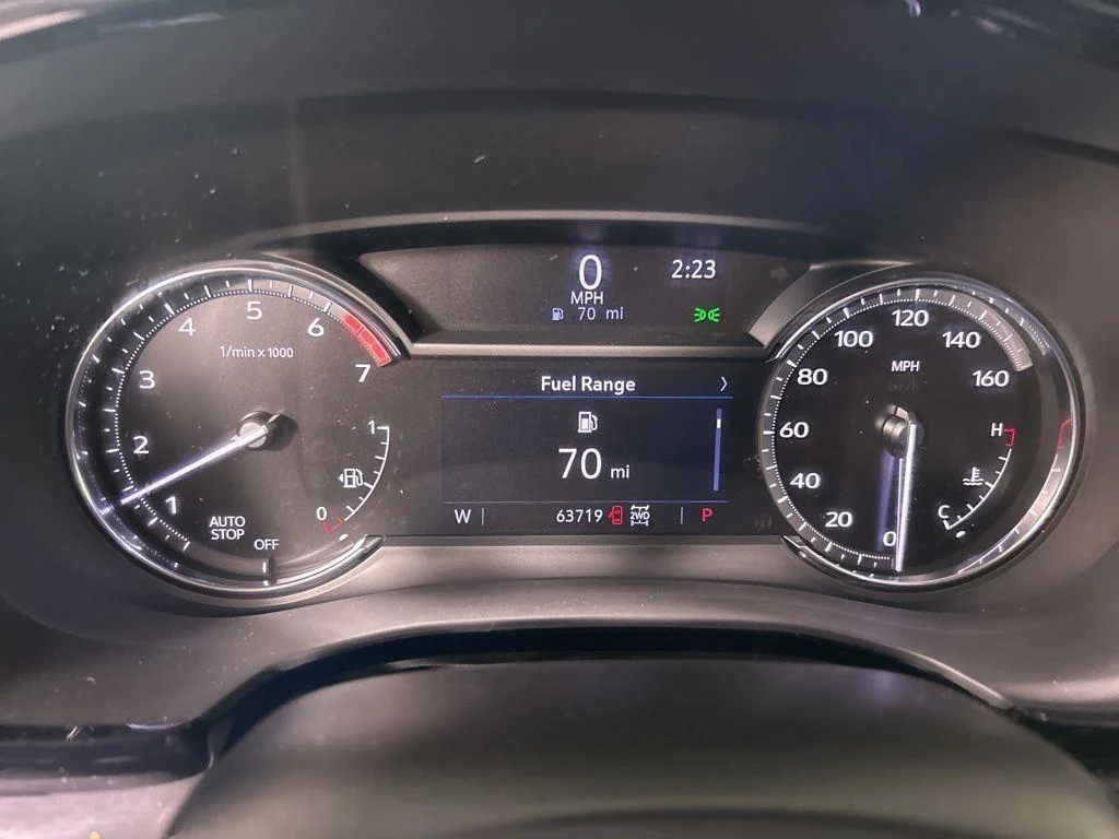Used 2021 Steel Metallic Cadillac Luxury image 17