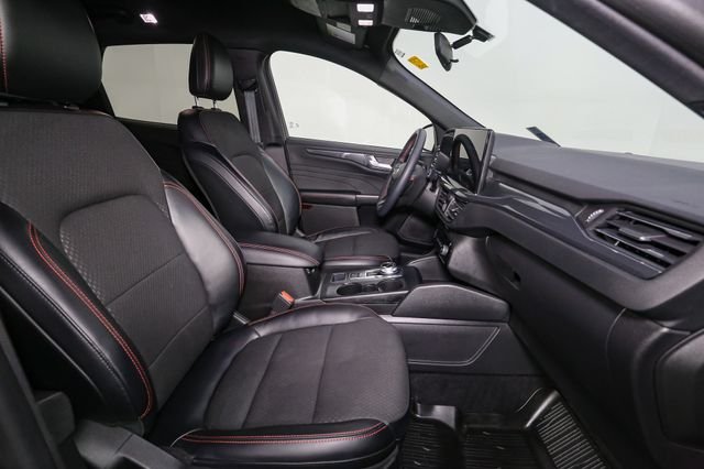 Used 2023 Gray Ford ST-Line image 17