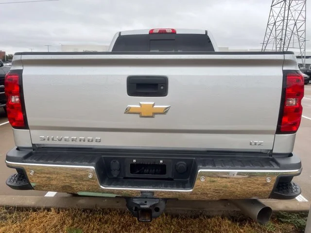 Used 2019 SILVER ICE METALLIC Chevrolet LTZ image 6