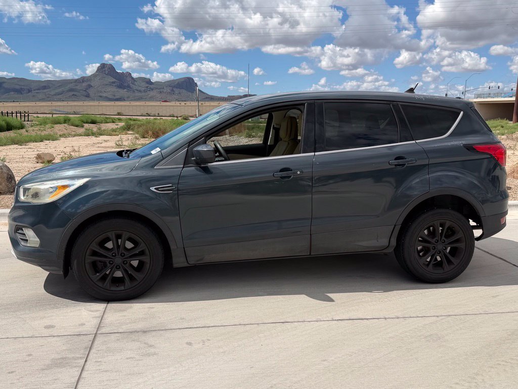 Used 2019 Green Ford SE image 5