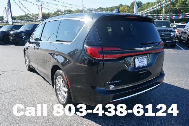 Used 2023 Brilliant Black Crystal Pearlcoat Chrysler Touring L image 25