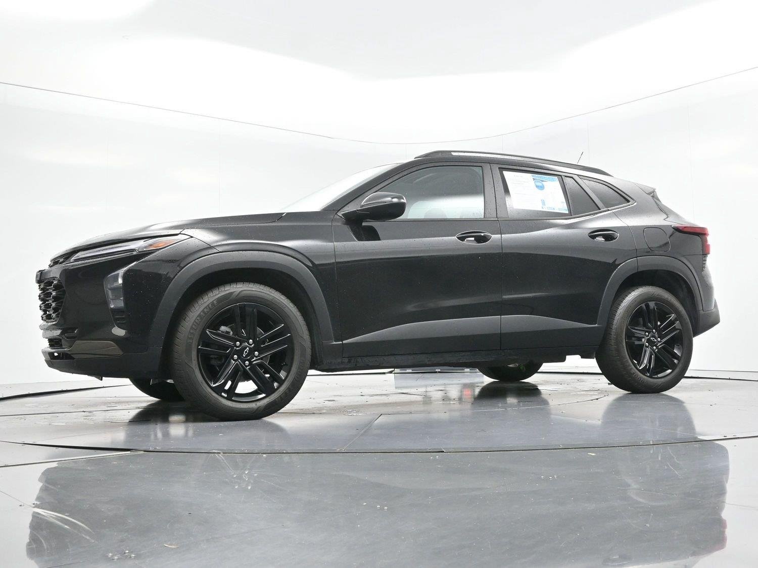 Used 2025 Mosaic Black Metallic Chevrolet ACTIV image 43