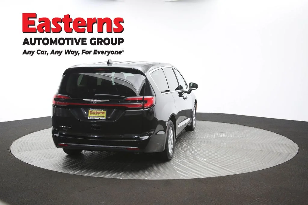 Used 2023 Black Chrysler Touring L image 40