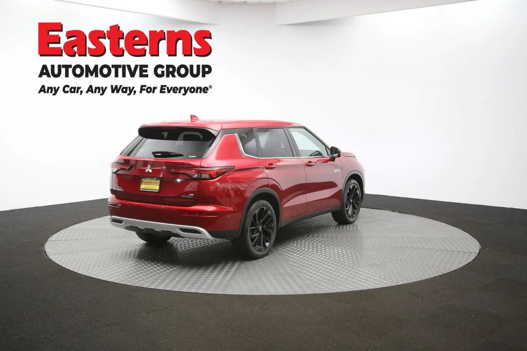 Used 2023 Red Mitsubishi SE image 39