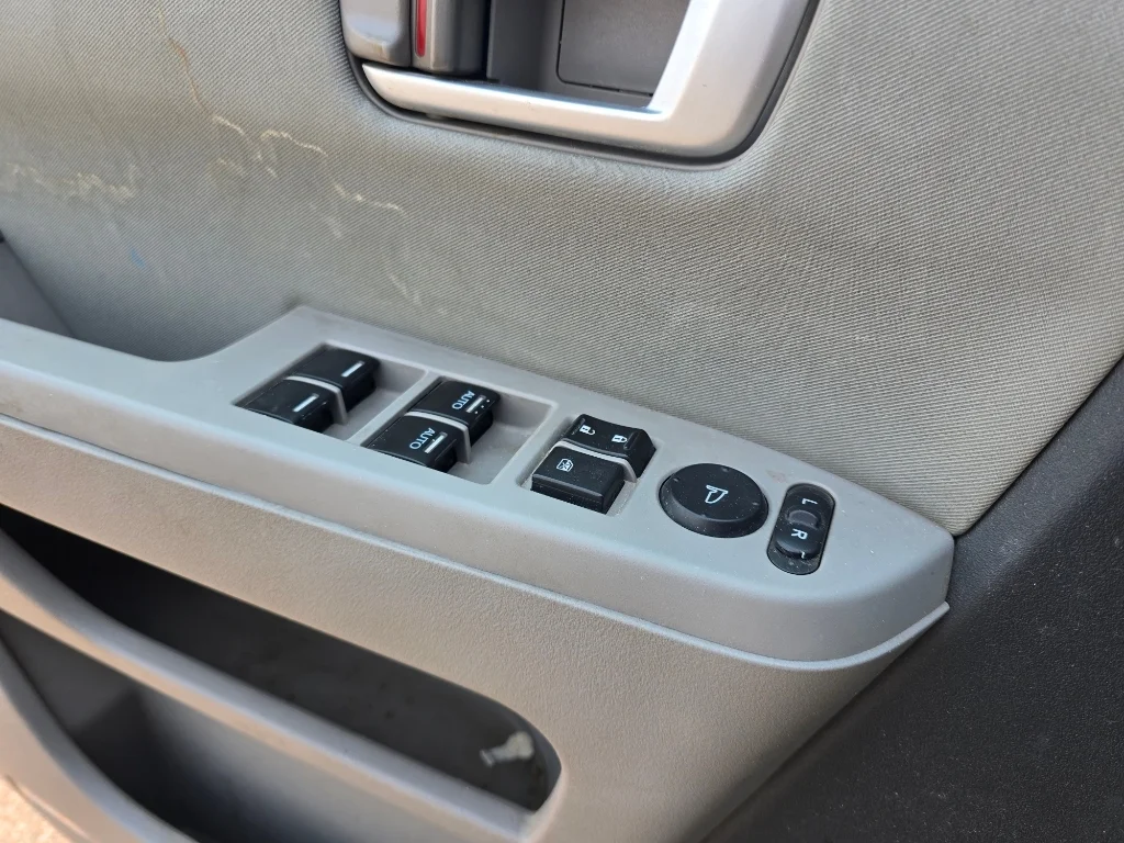 Used 2009 White Honda EX image 18